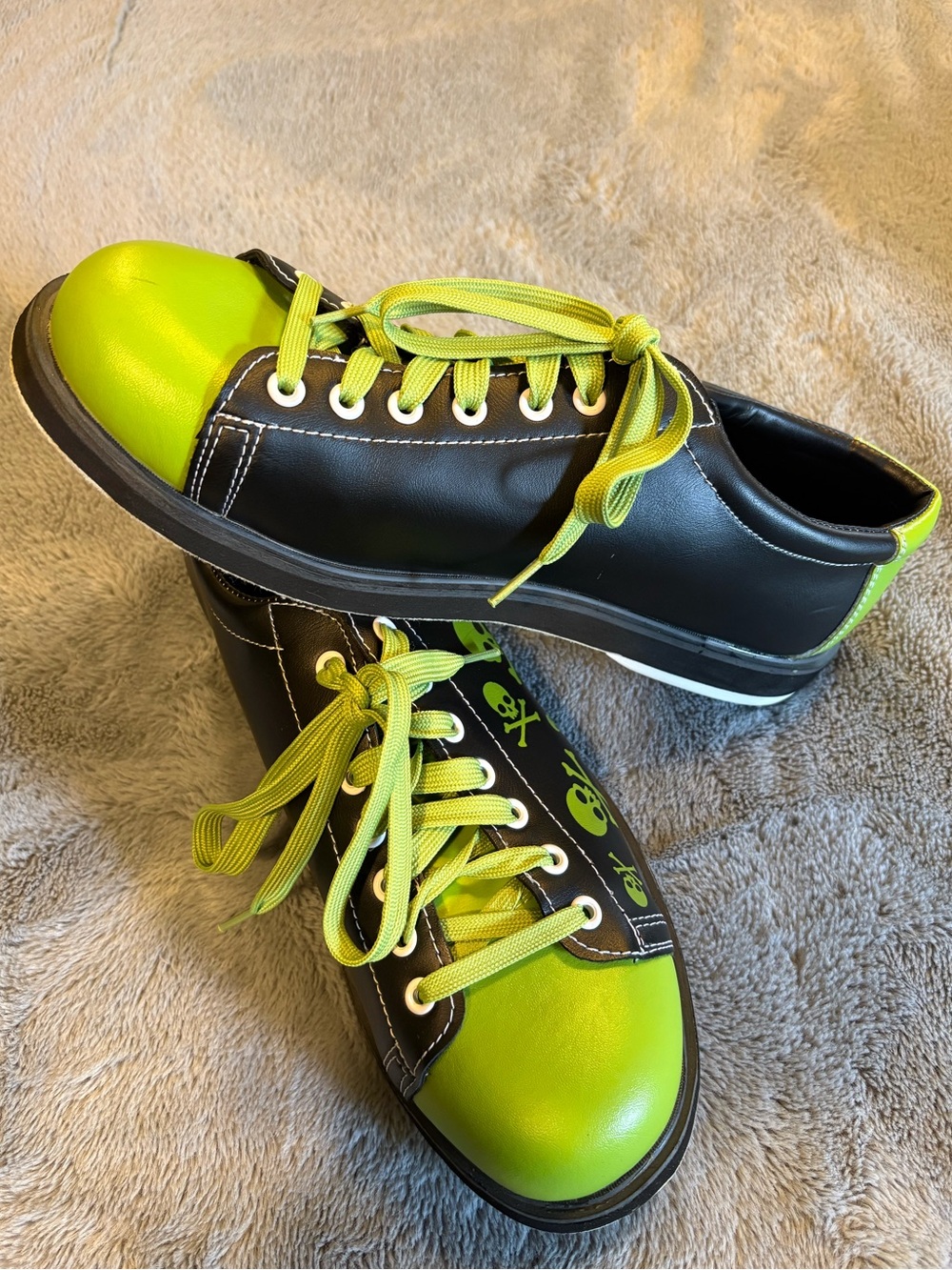 Men's Black & Green Bowling Shoes
